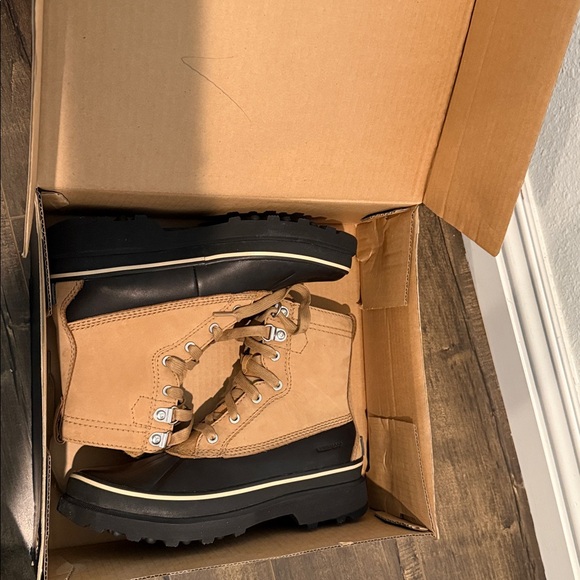 “””””Brand-new””””” Sorel Caribou Storm WP Boots - Tan and Black - Picture 7 of 7